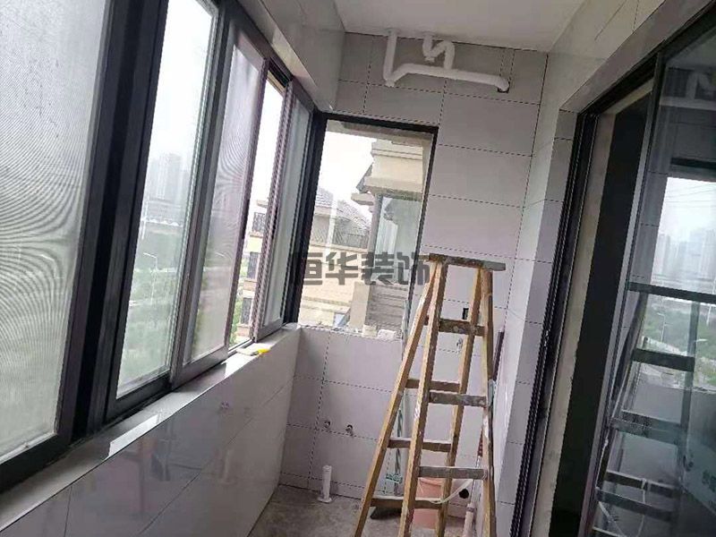 陽臺漏水怎么維修？為什么陽臺老是漏水？(圖1)