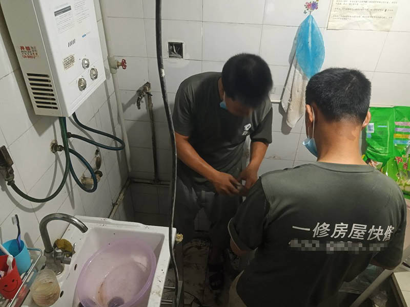 衛(wèi)生間為什么會(huì)出現(xiàn)漏水情況，怎么解決呢？