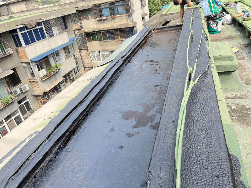 下大雨外墻滲水到內墻怎么辦