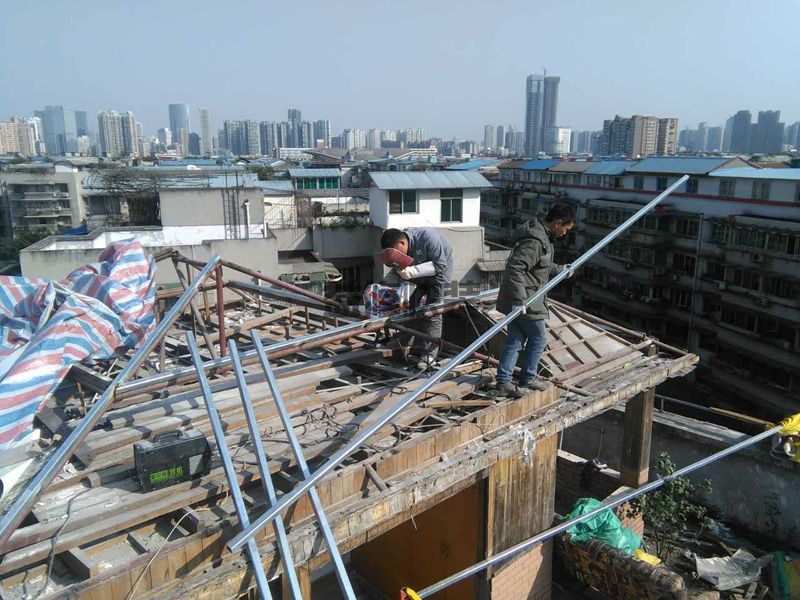 成華區馬桶漏水怎么辦_成都成華區廁所坐便器漏水維修公司(圖1)