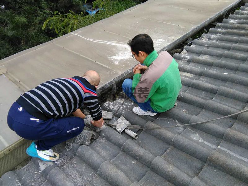 龍泉驛區馬桶漏水怎么辦_成都龍泉驛區廁所坐便器漏水維修公司(圖1)