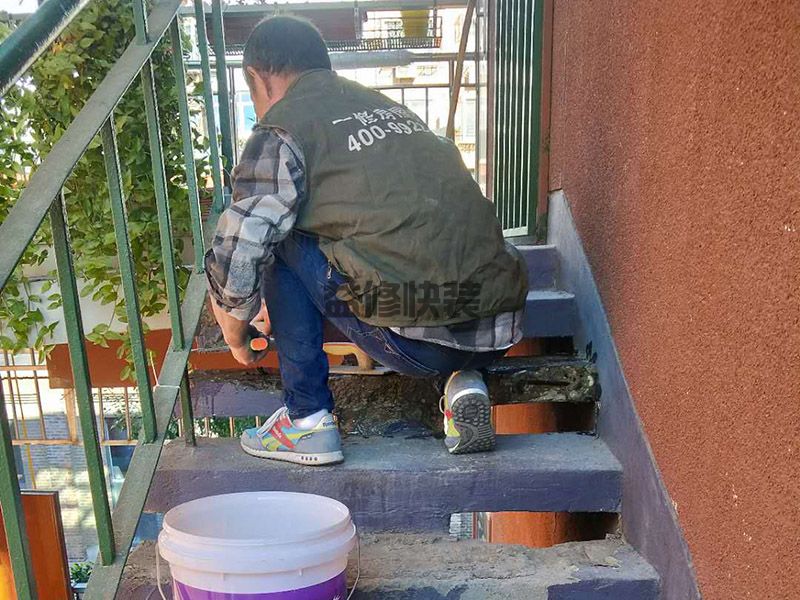 蓮湖區馬桶漏水怎么辦_西安蓮湖區廁所坐便器漏水維修公司(圖1)