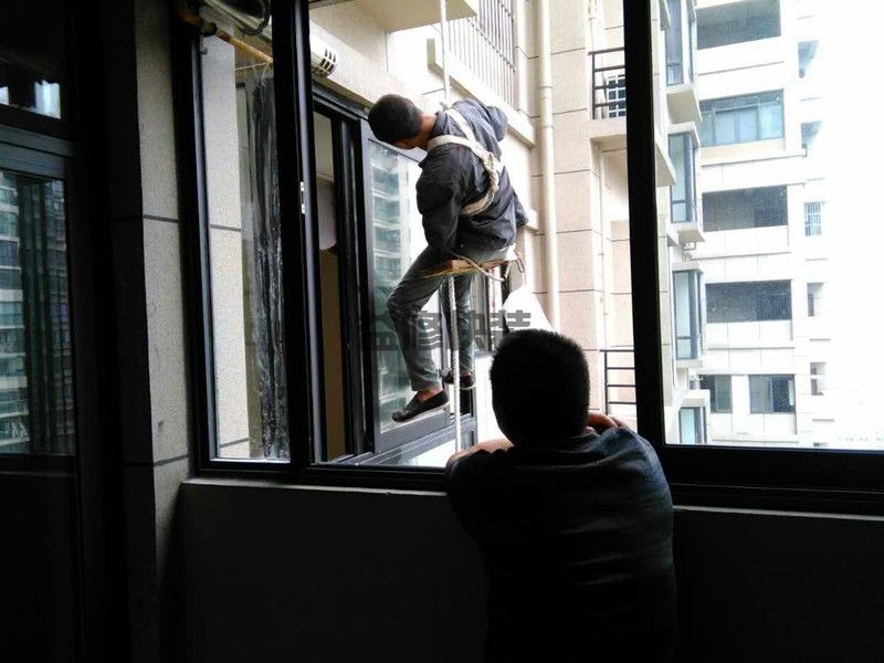 未央區房屋漏水怎么修補_西安未央區漏水檢測上門服務費標準(圖1)