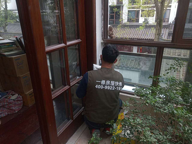 南京江寧區墻面局部維修(圖2) 南京江寧區墻面局部維修(圖2)