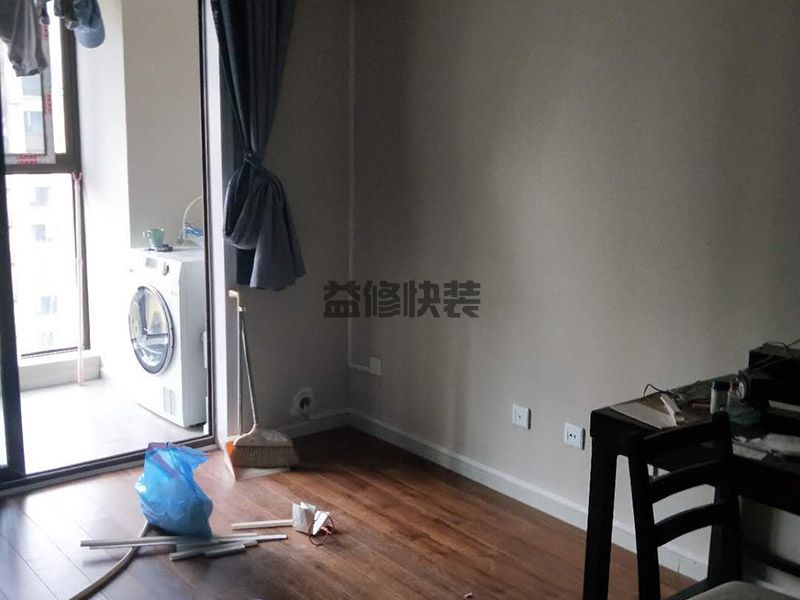 房間面積大怎么裝修,可設(shè)計(jì)一些有個(gè)性化的裝飾品(圖1)