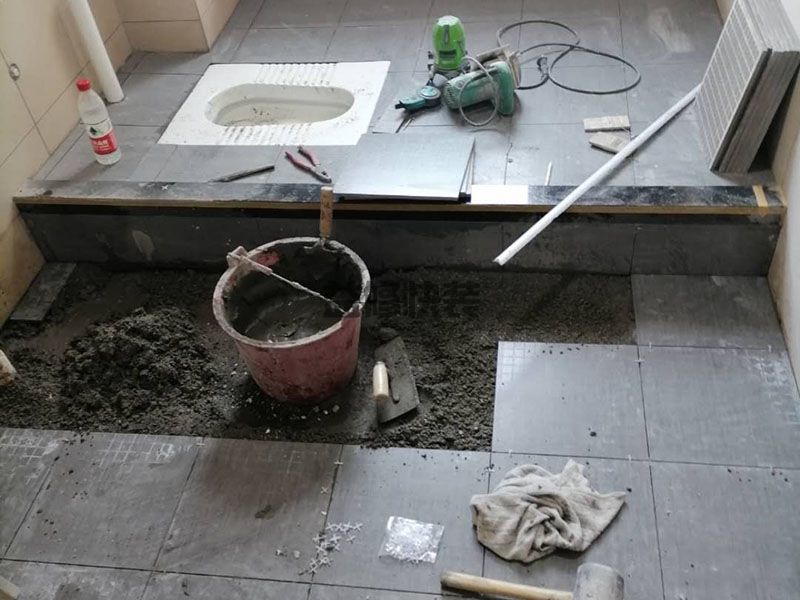 水管漏水維修一次多少錢,衛生間下水管使用的是PVC的水管(圖1)