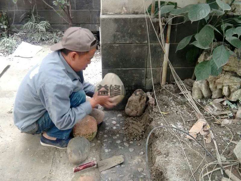 廚房不吊頂直接刷黑漆可以嗎,覺得天花板有些單調(diào)(圖2)