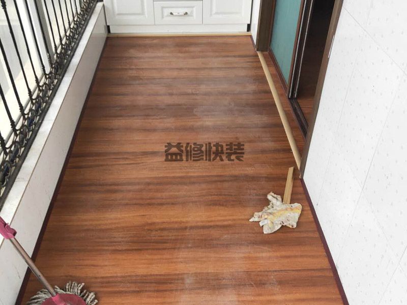 贛州章貢區陽臺地板鋪貼維修,客廳改造,門窗安裝(圖2) 贛州章貢區陽臺地板鋪貼維修,客廳改造,門窗安裝(圖2)
