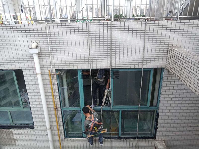 西安長安區門窗維修電話_長安區門窗維修報價_西安長安區門窗維修公司(圖1)