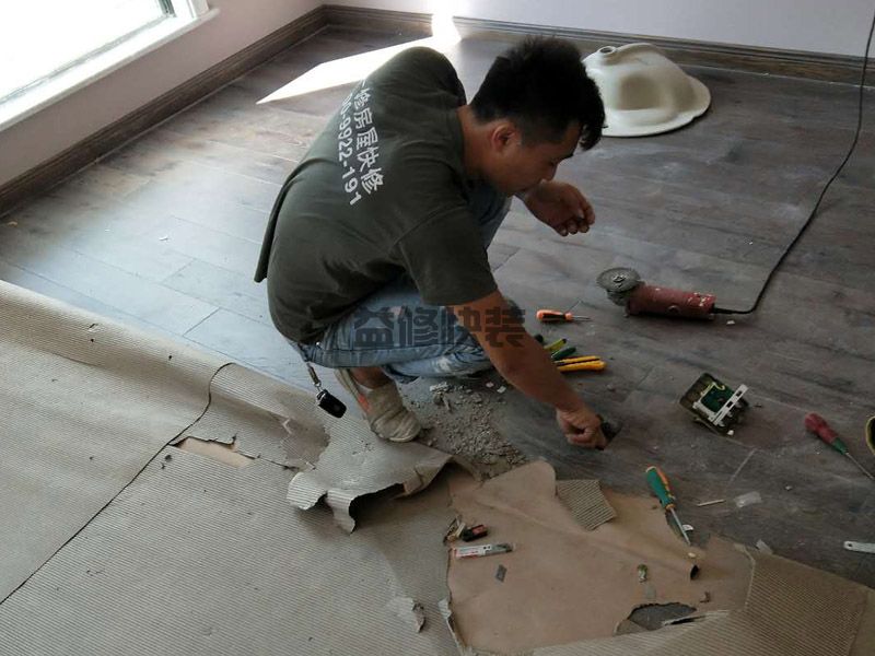 廣安地板修復(fù)簡單方法,廣安地板修復(fù)價格是多少,廣安地板修復(fù)師傅電話(圖2)