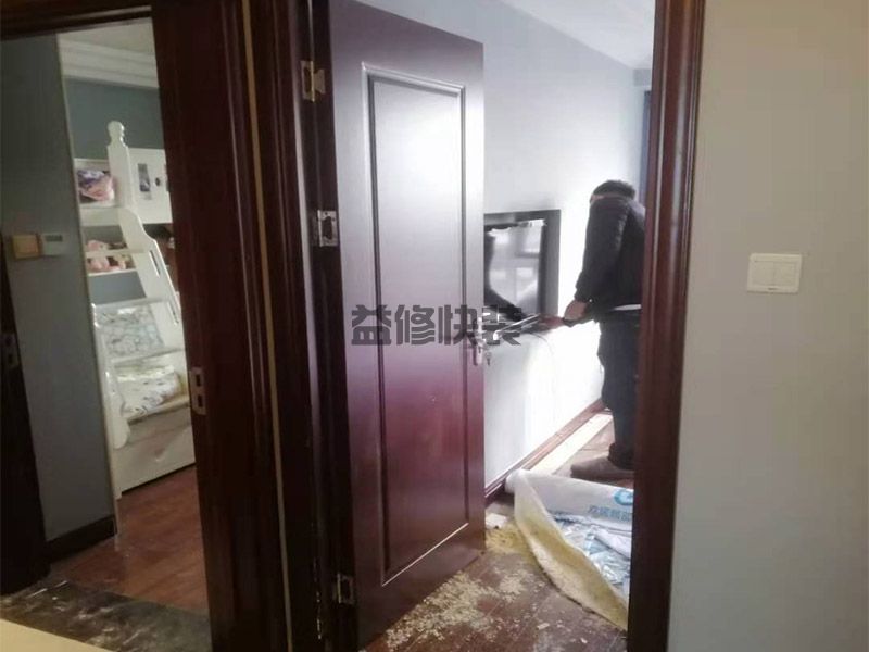 赤峰臥室門維修怎么修_赤峰臥室門維修多少錢_赤峰臥室門維修上門服務(圖1)