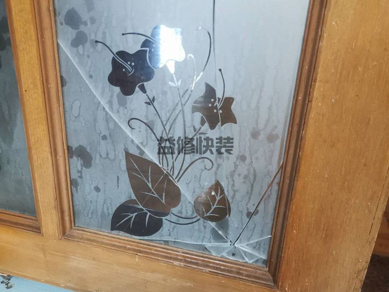 赤峰卷簾門維修怎么修_赤峰卷簾門維修多少錢_赤峰卷簾門維修上門服務(圖3)