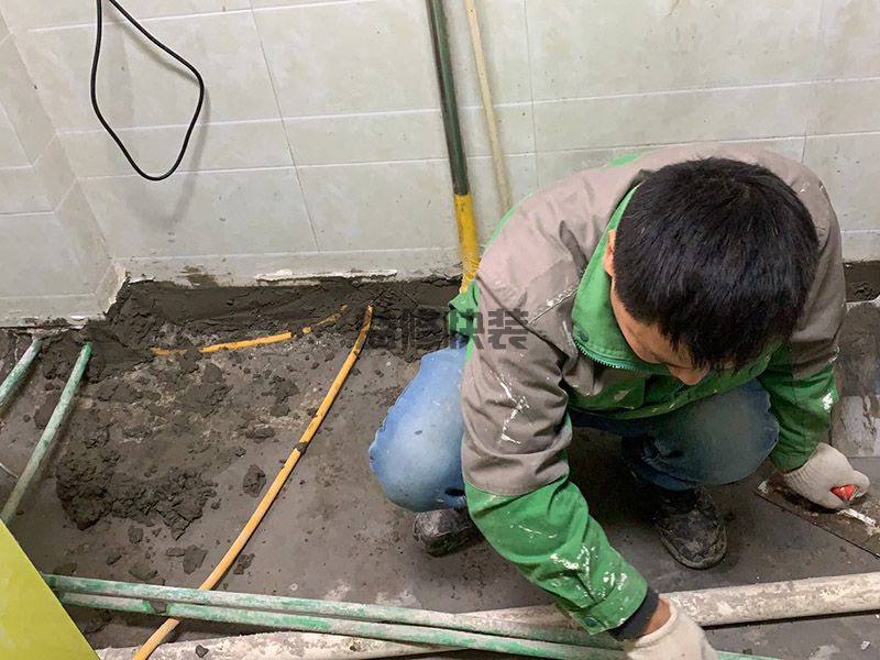 自來水管漏水物業管嗎_自來水管漏水該找誰維修比較好呢(圖2)