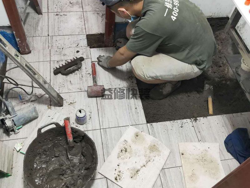 二手房家裝衛生間面積小，瓷磚用深色還是淺色好