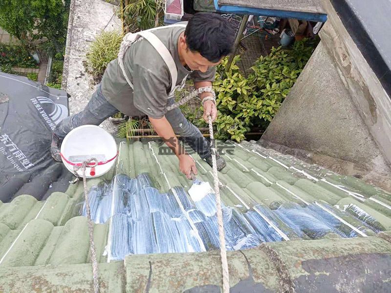 別墅瓦房頂漏雨怎么補(bǔ)，方法沒用對(duì)可能會(huì)白修(圖3)