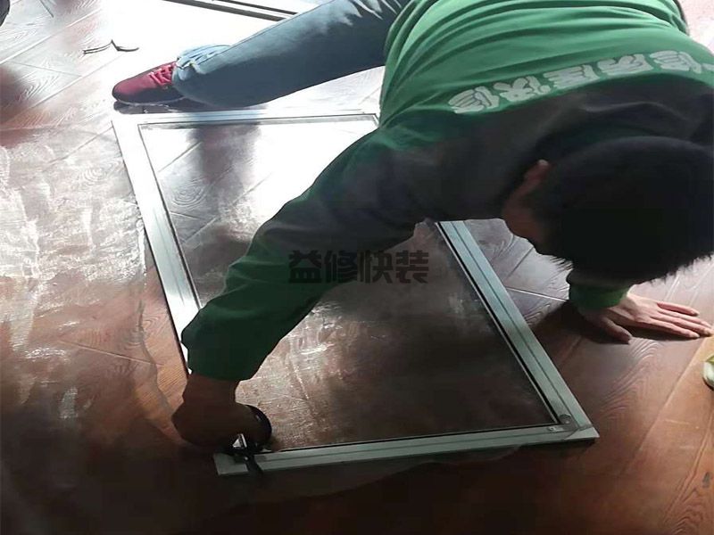 雨季，窗戶為何頻頻滲水？屋頂窗戶漏水維修方法介紹